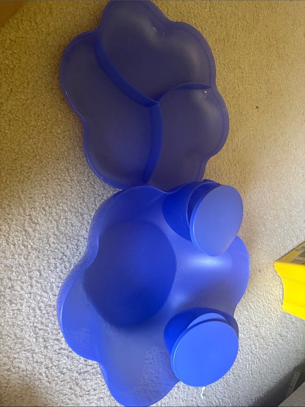 Tupperware Blue Flower-Shaped Serving Tray Set